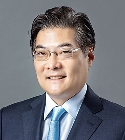 Photo of Paul J. Kim